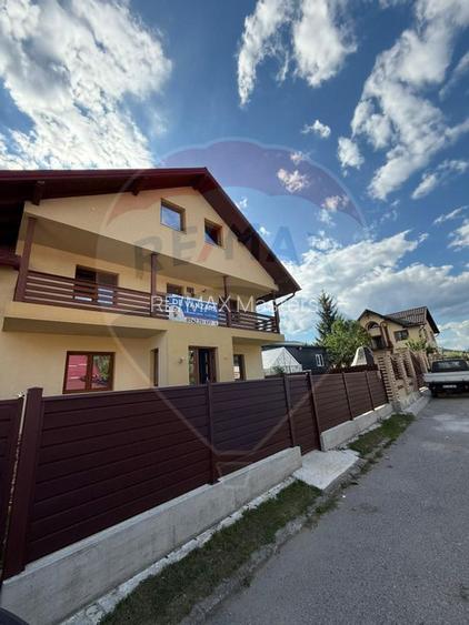 Casă / Vilă cu 5 camere de vânzare în zona Central Gura Humorului - 3