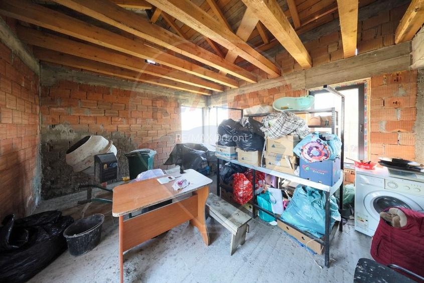 Casa cu potential de investitie, constructie noua la rosu - 22