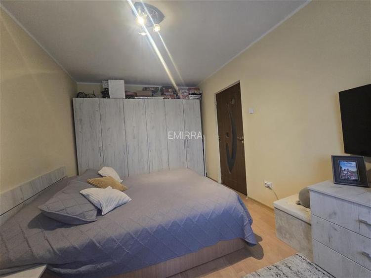 De vanzare apartament 2 Camere str Cornisa zona Scoala 10 - 7