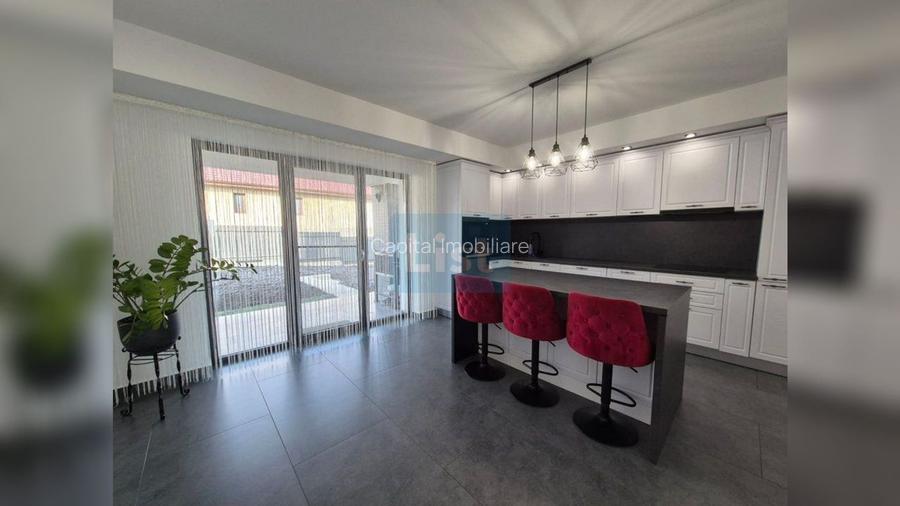 Casa ultrafinisata, garaj, panouri fotovoltaice - 15