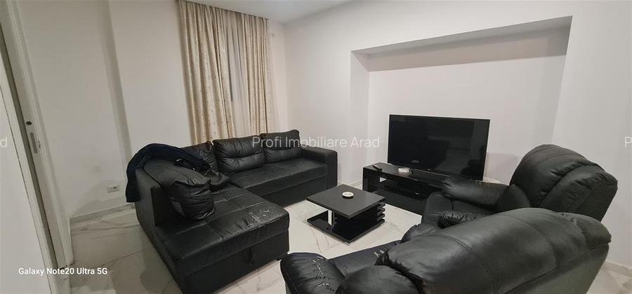 Ap. 2 camere central, zona Teatru, renovat - 13