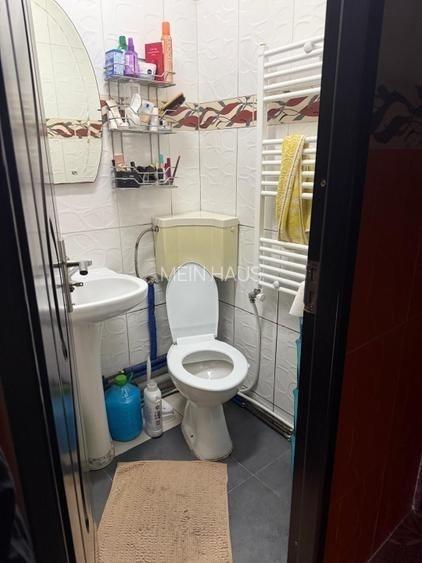 Garsoniera situata la etajul 1, cu finisaje medii, mobilata si utilata, cu centr - 4