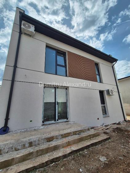 Vilă Individuală 4 camere - Teren 423 mp - Tunari - 3