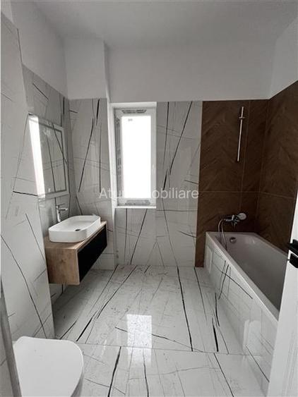 Apartament cu 3 camere decomandate debara si balcon in Sibiu - 12