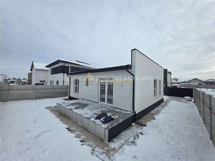 Casa stil mediteranean (zona de intrare in Comuna) - 4