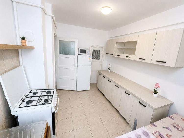Apartament cu 2 camere de inchiriat, str Andrei Saguna, zona Centrala