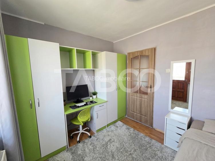 Apartament 3 camere 2 bai 64 mpu bloc cu lift in zona Vasile Aaron - 6