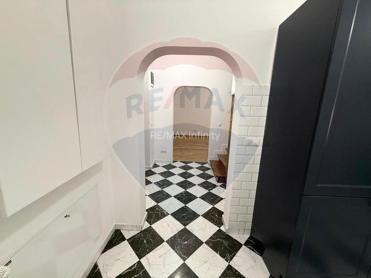 Apartament 4 camere, pe 2 niveluri si curte comuna în Centru - 26