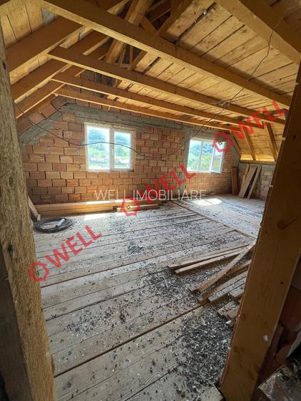 Casă familială de vânzare în Vâlcele - 5