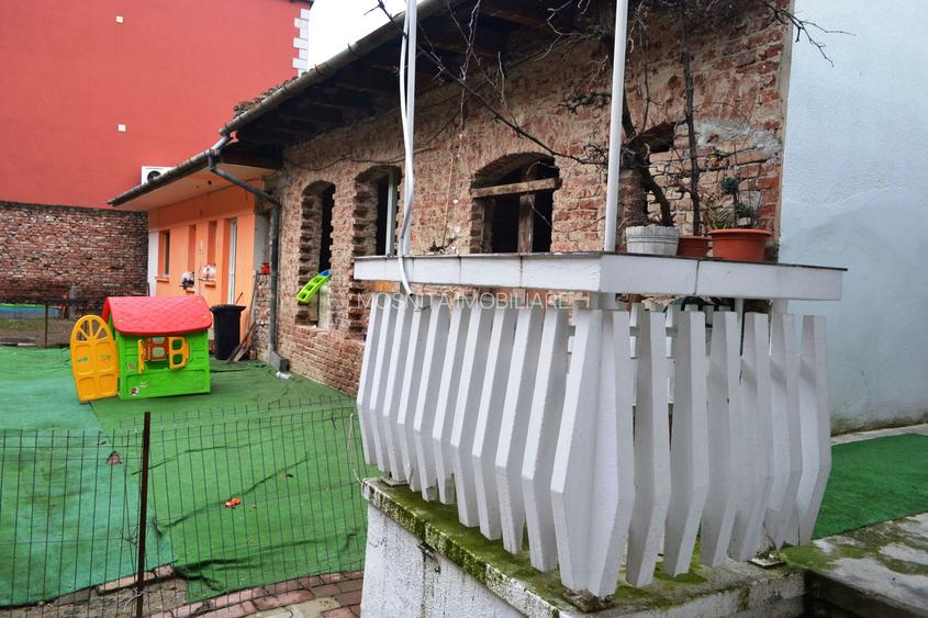 Cladire istorica intre P-ta Balcescu si P-ta Maria - 9