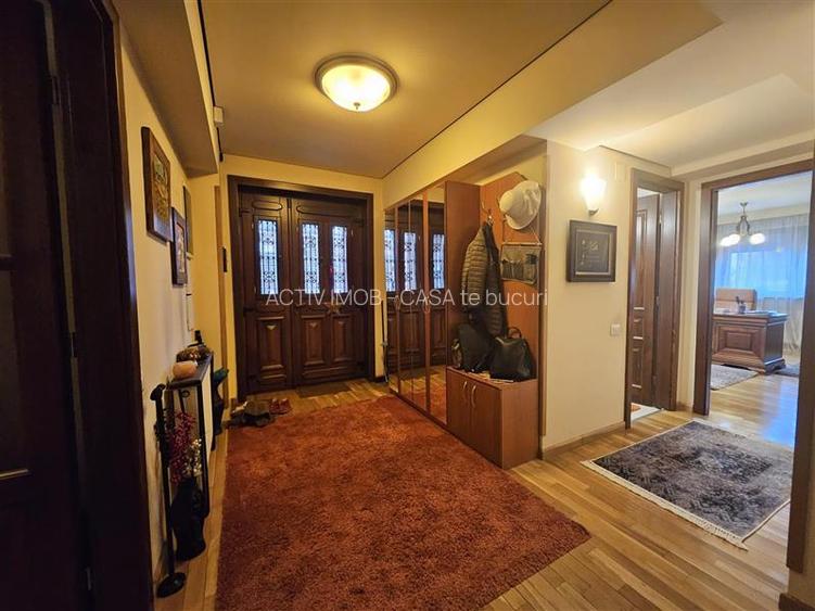 Vanzare Vila   Casa  D+P+M 350 mp - Aviatiei   str. Biharia - 13