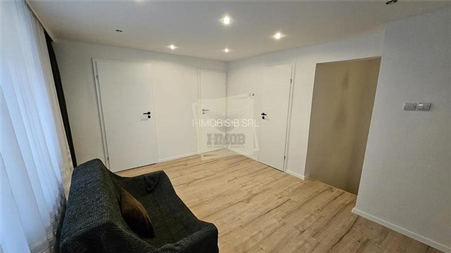 Casa cu 5 camere 2 bai garaj si 460 mp teren in Turnisor - 3