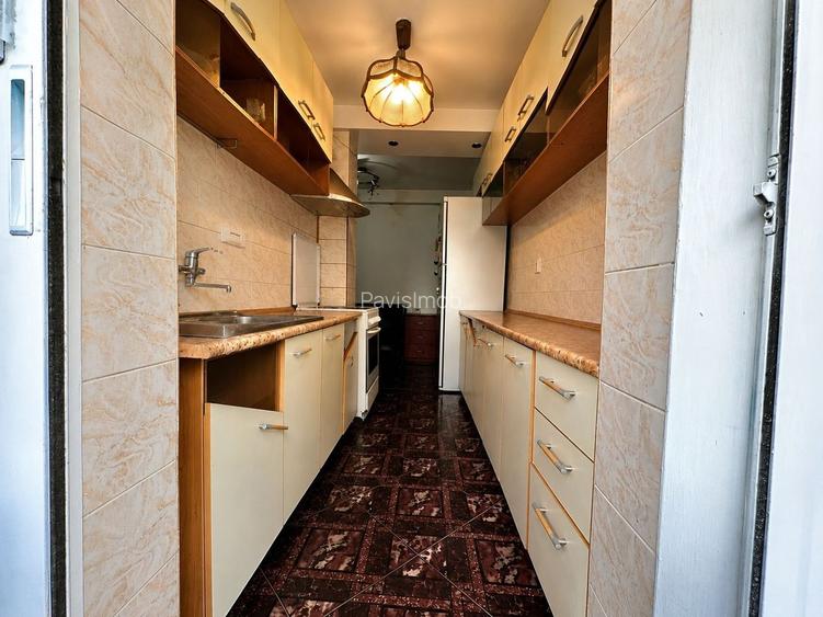 Apartament 3 camere spatios de vanzare în zona - Tractorul - 7