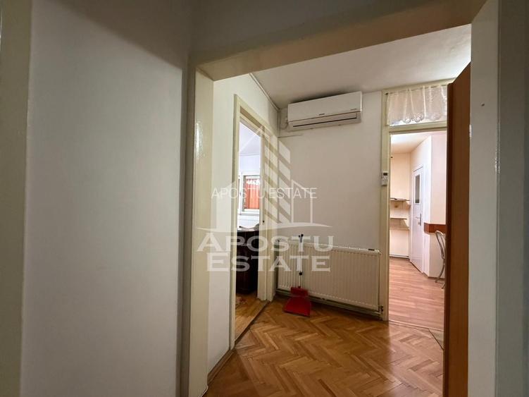 Apartament cu 3 camere, 2 bai, decomandat, centrala proprie, Girocului - 10