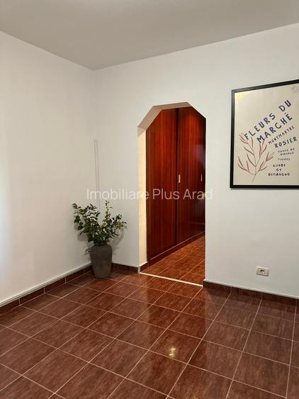Vand apartament 3 camere zona Lebada - 2