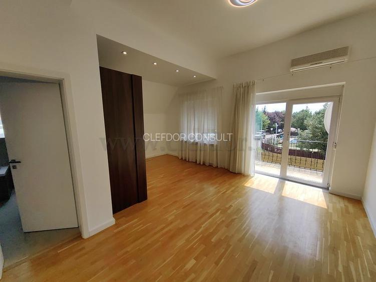 Vilă cu piscina langa British School - 22