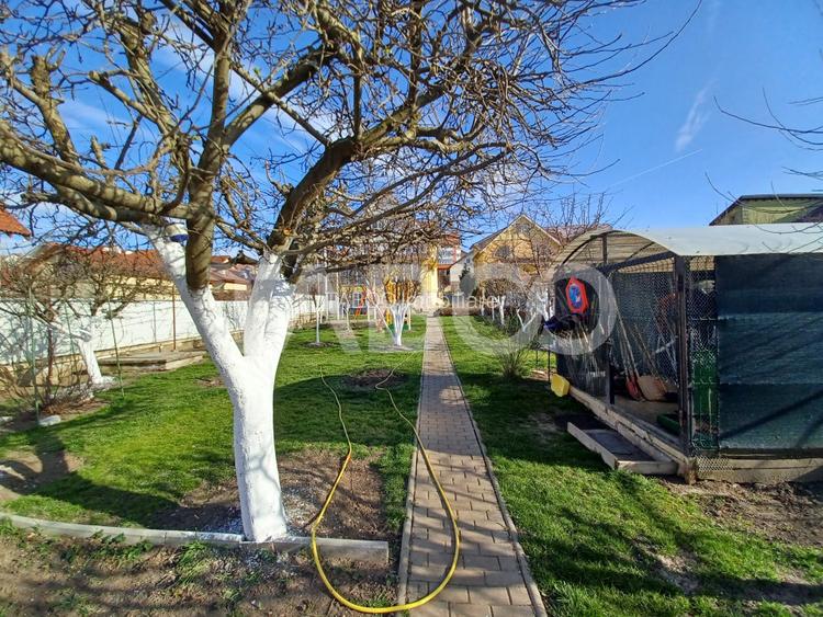 Casa individuala de inchiriat garaj pivnita curte generoasa Strand II - 14