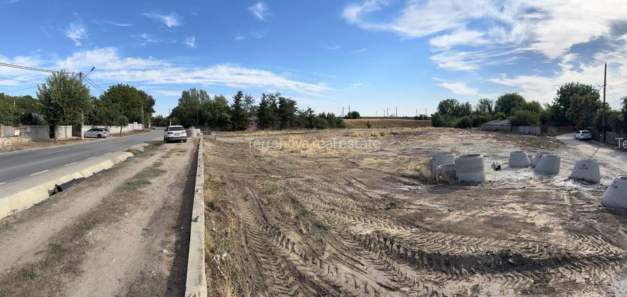 Teren Draganesti-Olt la soseaua principala N Titulescu - 2