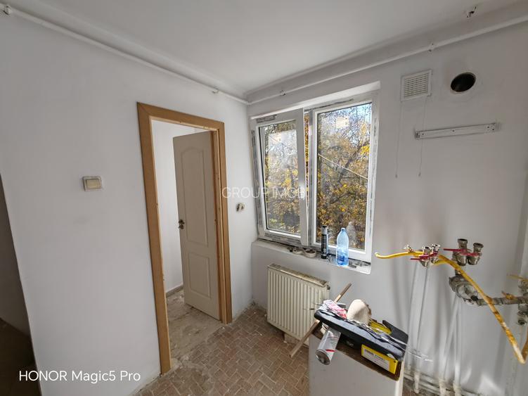 3 camere decomandate, langa Mega Image Orizont - 9