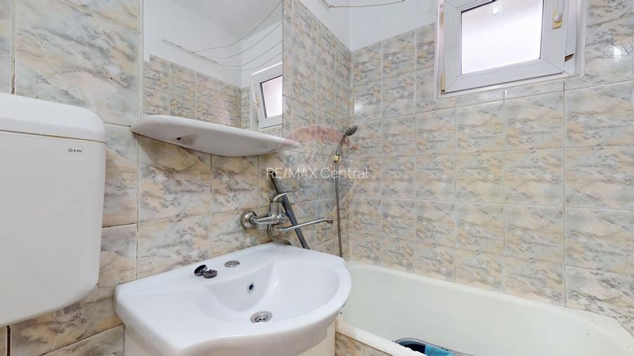 De vânzare: 2 camere, baie cu geam, etaj 2 - 7