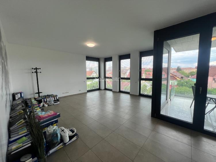    Apartament/birou de 3 camere  - 6