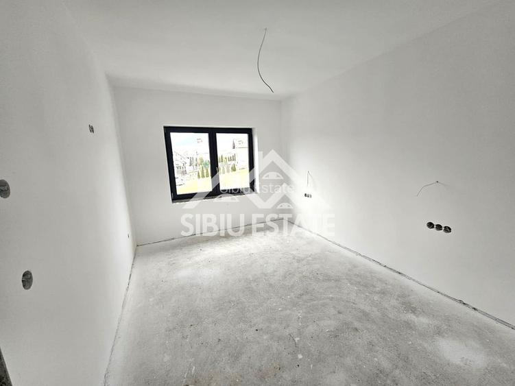 Casa Sibiu, Poplaca 4 camere, 3 bai, terasa si curte NOU - 12