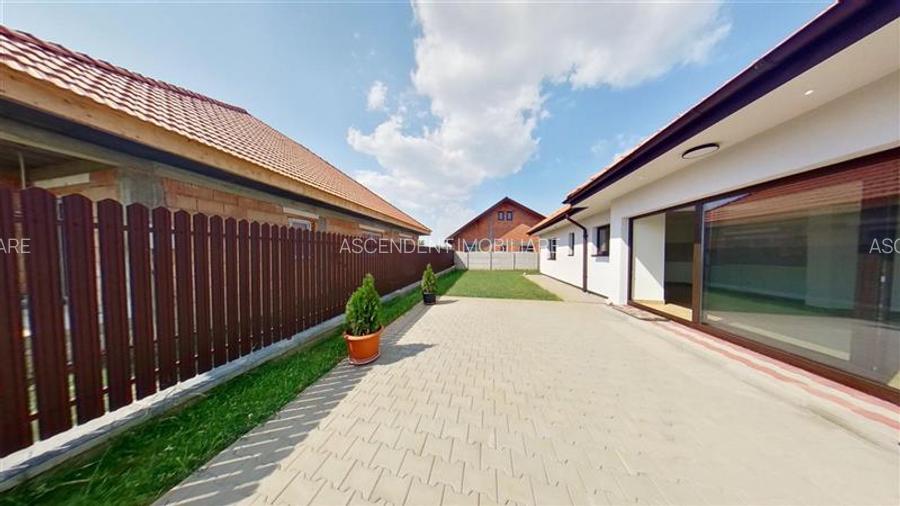 In stil mediteranean, curte proprie, 4 camere, terasa, pod mansardabil, Harman, - 28