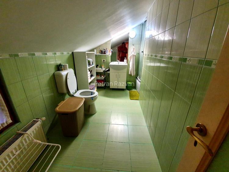 De v&acirc;nzare casă &icirc;n zona Bălcescu - 9