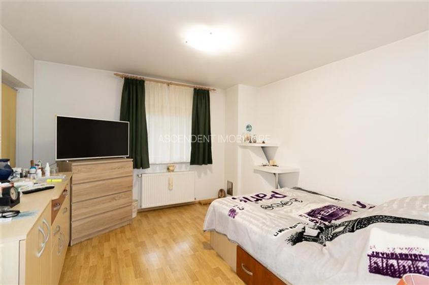 Vila distincta, panorama urbana, amplasare de top, Zarnesti, Brasov - 30