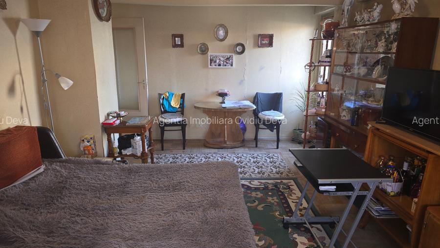 Vand apartament 3 camere decomandat in Deva. zona Lido (Casa de Pensii), etaj 2, - 3