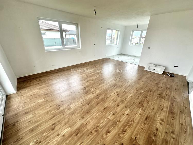 Casa Noua pe un nivel cu 4 camere cu terasa si toate utilitatile - 18