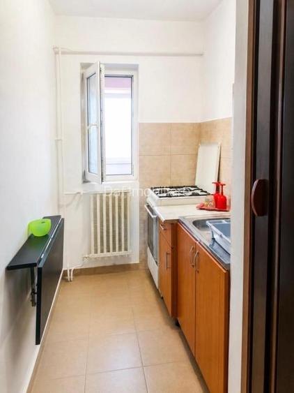 Garsoniera  decomandata Crangasi metrou- bloc mixt 1983 - 5