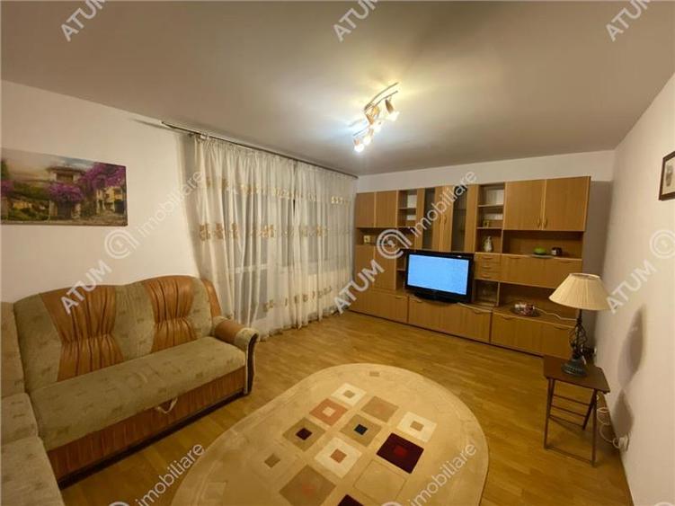 Apartament spatios 2 camere decomandate 2 balcoane si 2 bai in Sibiu