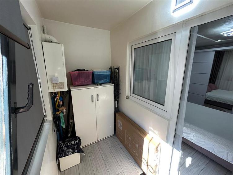 Apartament cu 3 camere de vanzare, zona Comisia Centrala