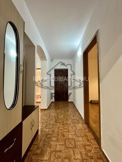 Apartament 4 camere cu garaj zona Strand- V.Aurie - 16