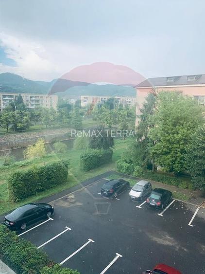 Apartament cu 3 camere de închiriat str. George Cosbuc - 8