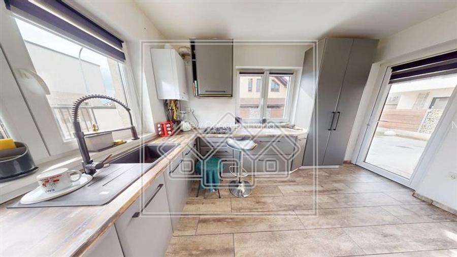 Casa de vanzare in Sibiu - 4 camere, panouri solare - - 2