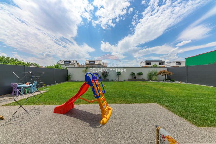 Arhitectură, tehnologie și lifestyle premium într-o vilă spectaculoasă - 38