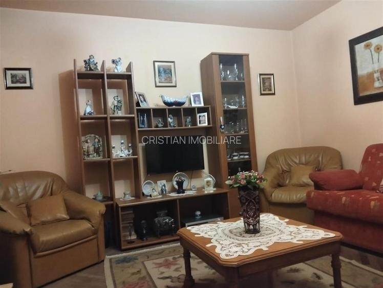Ap. 2 camere, conf 1 decomandat, Calea Galati, et 1 - 5