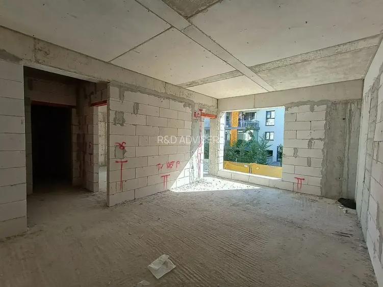 Garsonieră modernă cu bucătărie închisă și balcon - 5