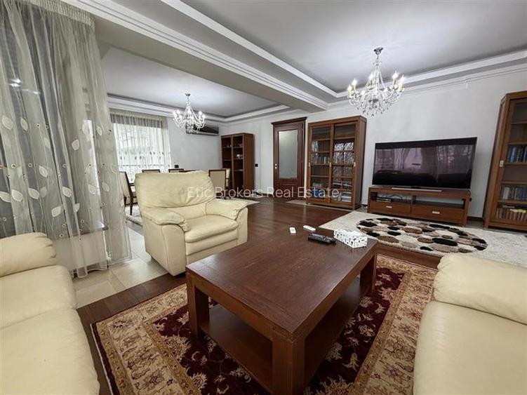 Vanzare apartament 4 camere, Nodrului, 180mp, la 1 minut de parc - 3