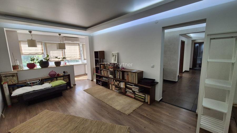 APARTAMENT 3 CAMERE DE VANZARE GORJULUI - 2