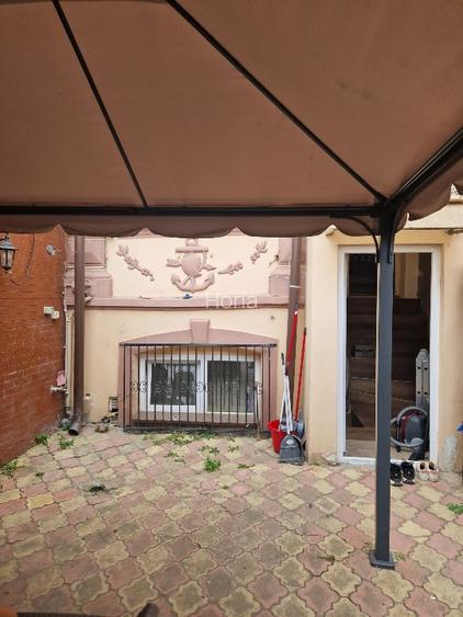 Casa curte  Piata Ovidiu - 12