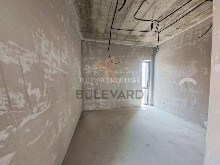 Cladire comerciala situata la drum intens circulat, 1365 mp utili + 20 parcari - 13