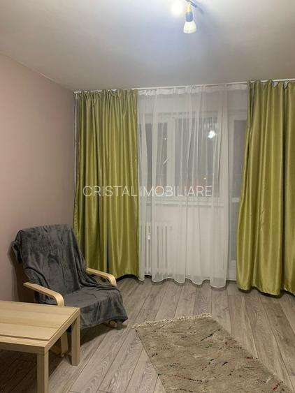 Garsonieră decomandată Titan-Sălăjan, balcon, etaj 2, aproape metrou - 2