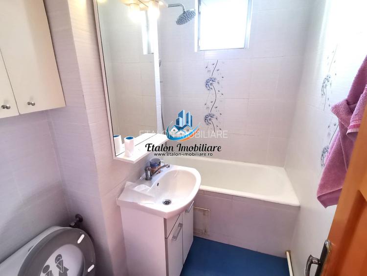 Apartament 4 camere semidecomandat, zona centrala, etaj 9 Piatra Neamt - 2