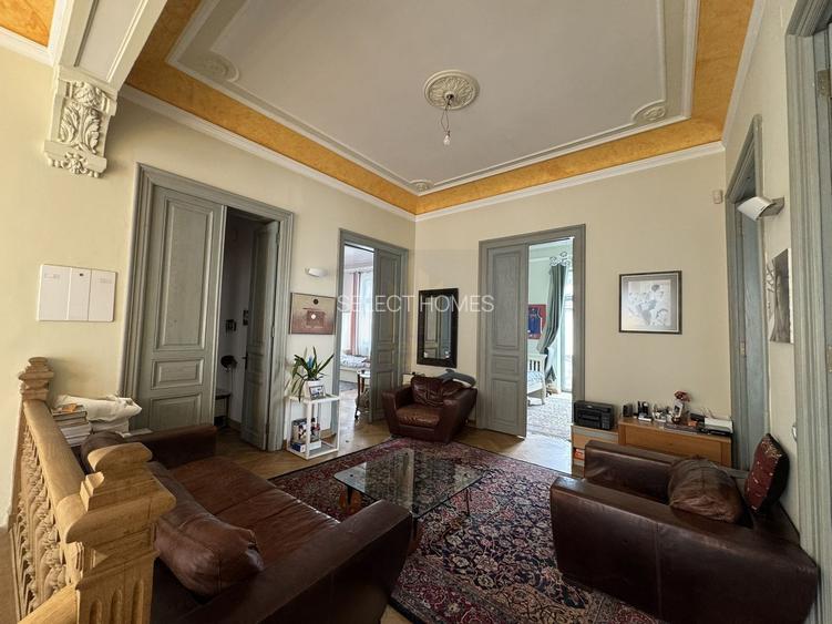 Vila istorica de vanzare in zona *Unirii* | 21 camere | curte, garaj - 18