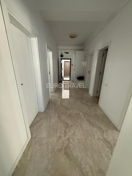 4 camere cu vedere la mare, mobilat si utilat, confort lux si loc de parcare - 11