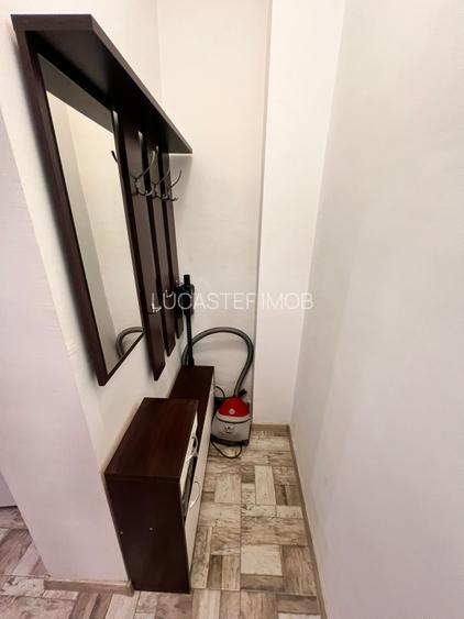 Garsoniera  Piata Domeni  Av Ion Marasecu - 9