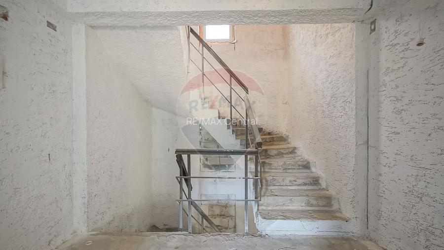 Pensiune Turistica în renovare, priveliște superbă, 0% Comision - 10